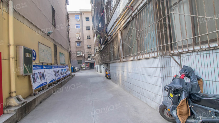 陕西体育馆家属院外景图