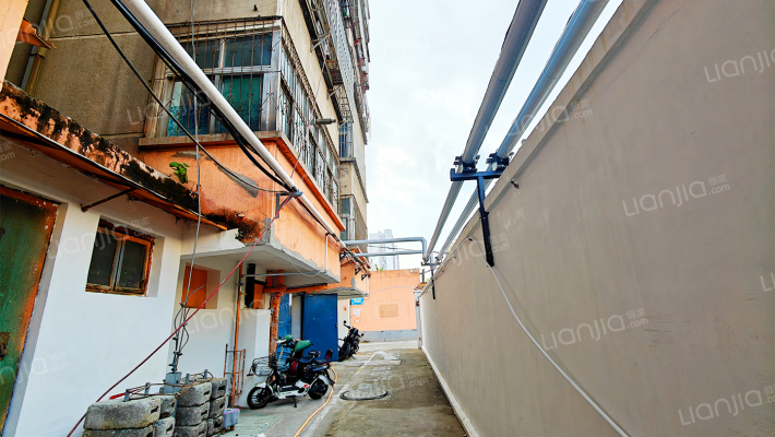 商业银行三友宿舍外景图