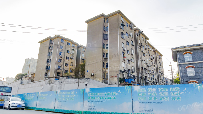 教工宿舍外景图