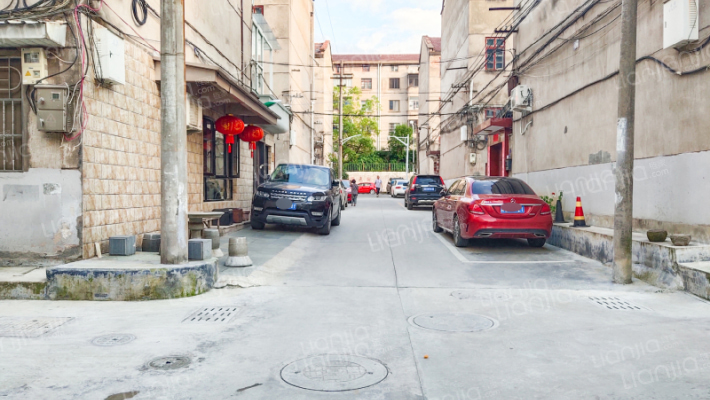 八一北街332号外景图