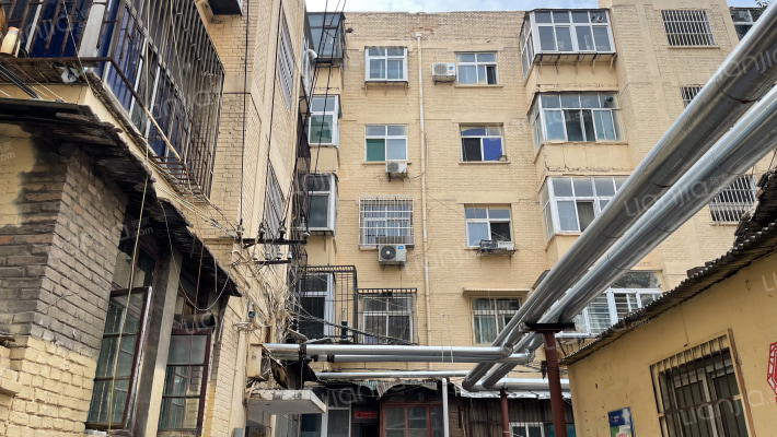 绿化路甲9号院外景图