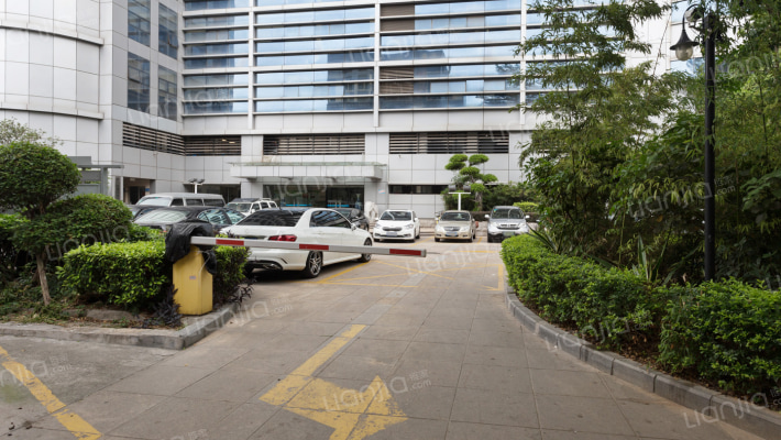 建设大厦外景图