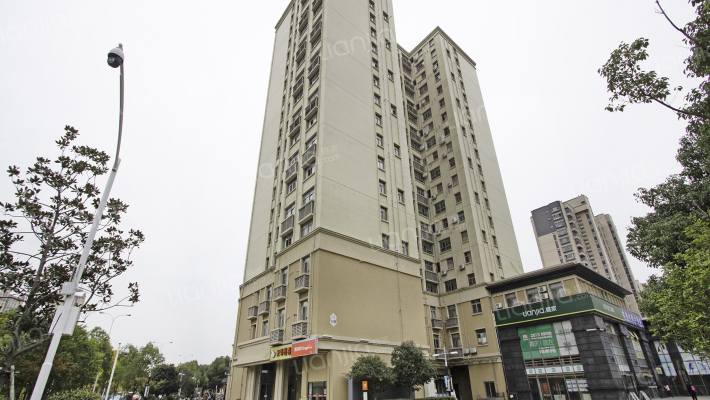 路劲主场双层纪外景图