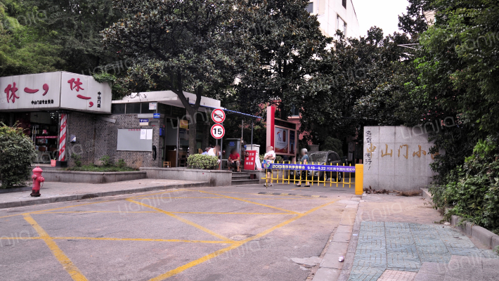 中山门小区外景图