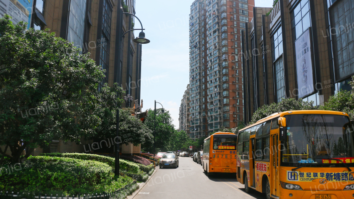 新城时代广场外景图