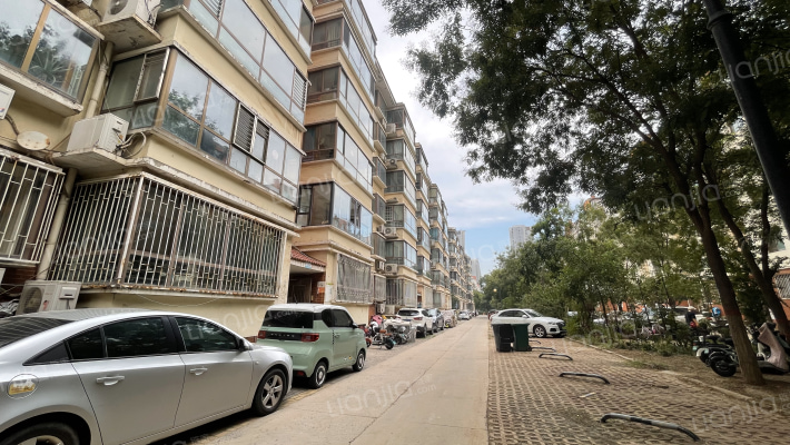 家和小区B区外景图