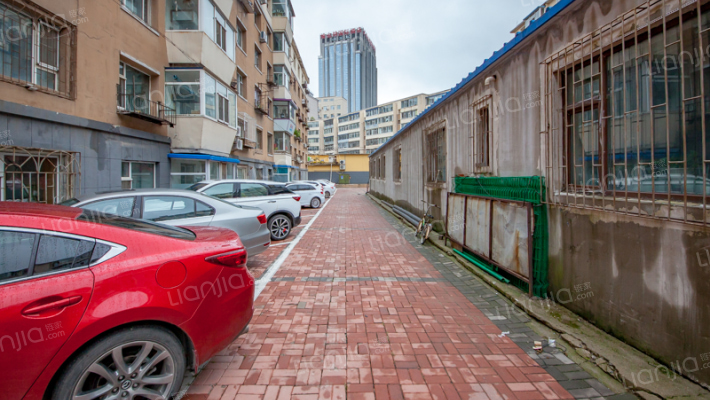 开工胡同外景图