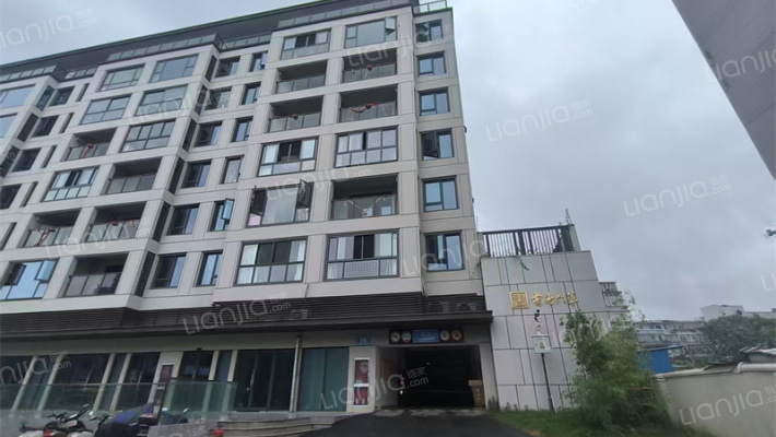 书香门第外景图