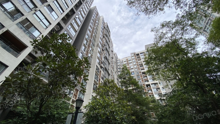 天府长城柏南郡外景图