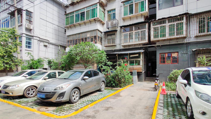 吊桥小区外景图