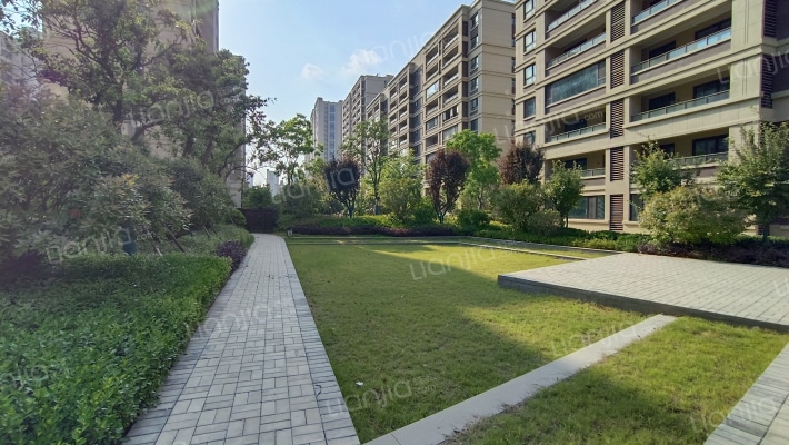 银城青雲府外景图