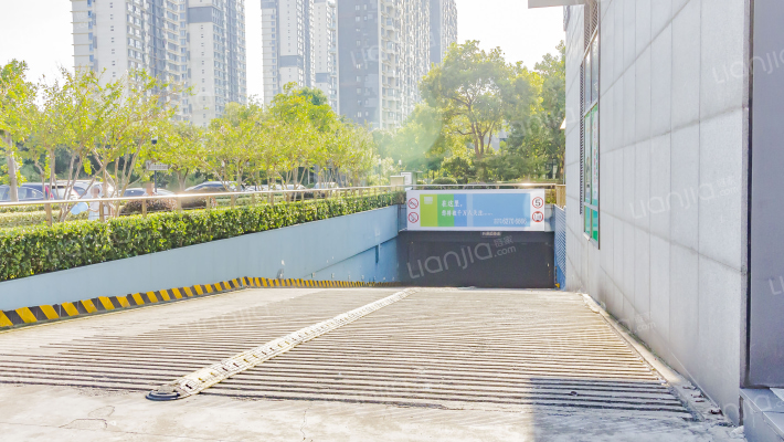 万达广场48克拉外景图