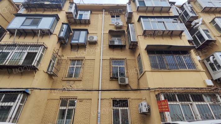 二财校家属楼外景图