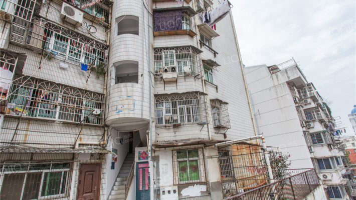 广汇综合楼外景图