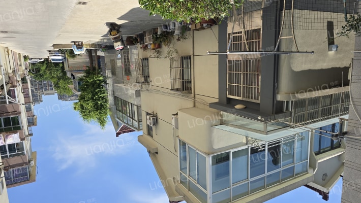 船配一村外景图