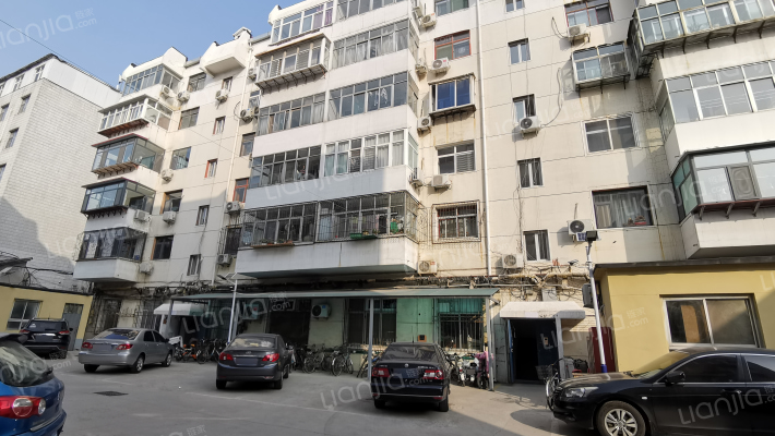 和平路建行宿舍外景图