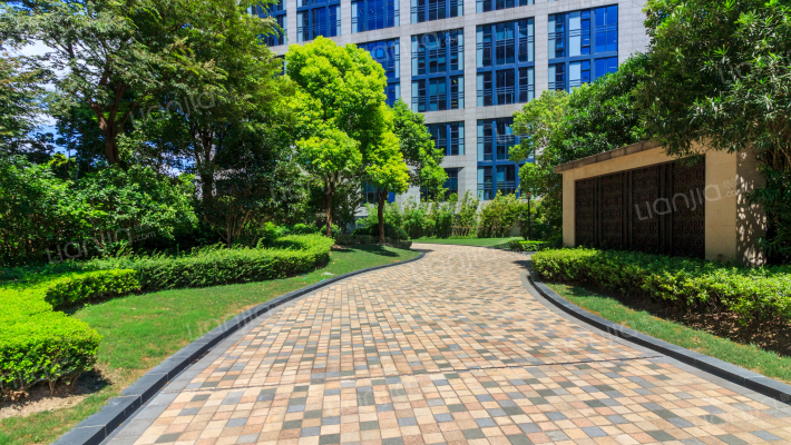 品尊国际外景图