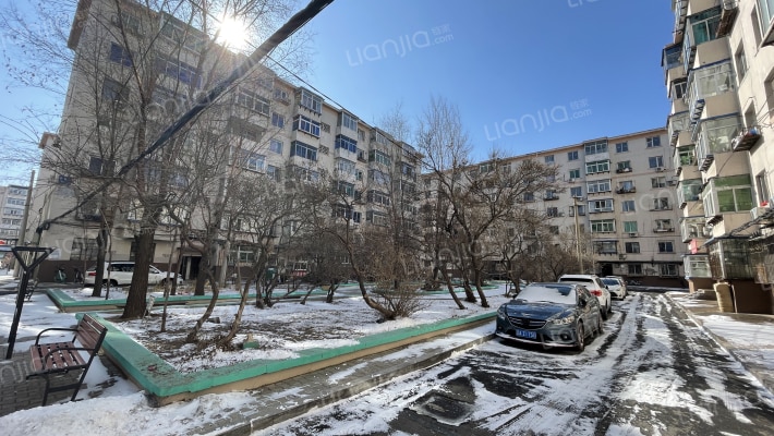 群芳小区外景图