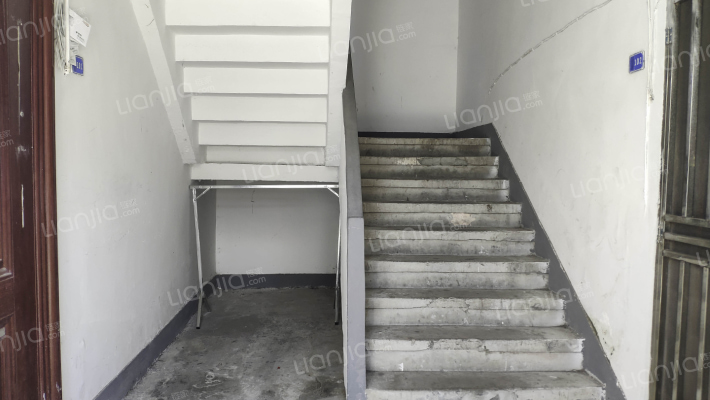 水泥新村外景图