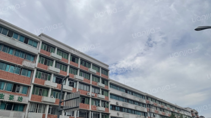 灵龙路277号外景图