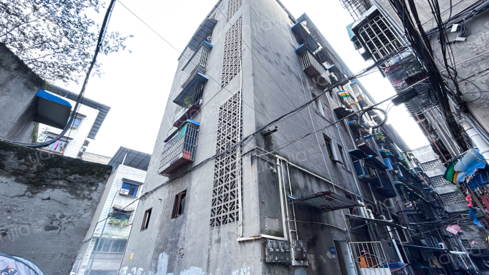 皮鞋城南一街27号附14号外景图