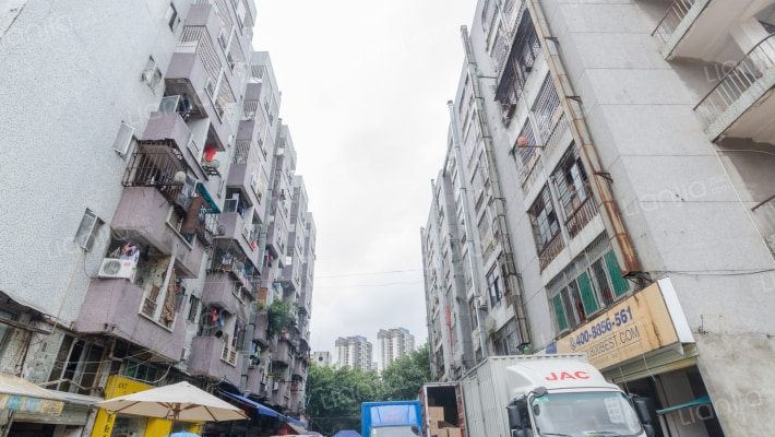 33区商住楼宝安区外景图