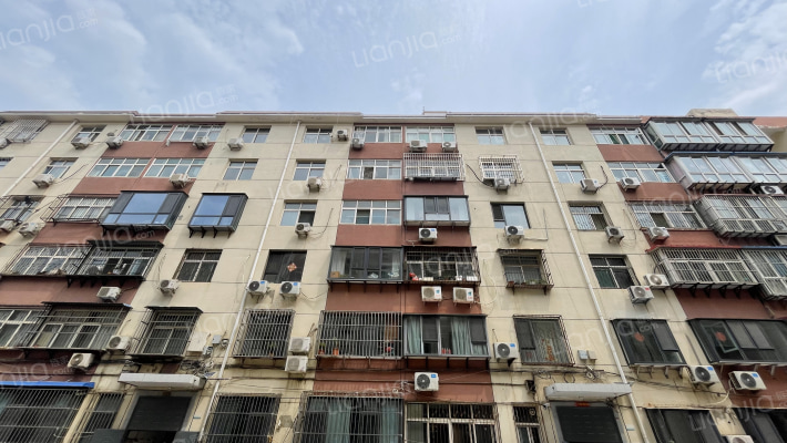 财政局纪委家属院外景图