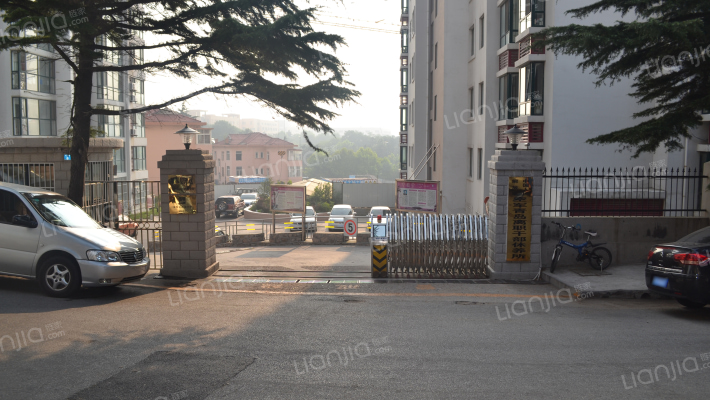 蓝天花园外景图