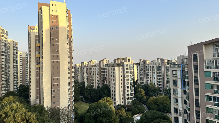 高尔夫花园外景图