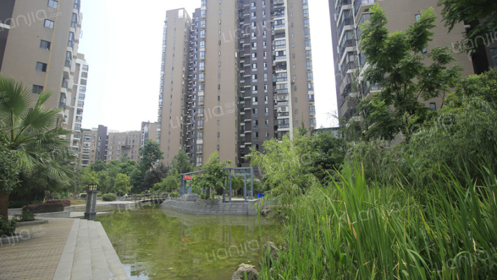 万鸿城市花园外景图