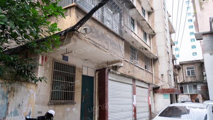 长沙县疾控中心宿舍外景图