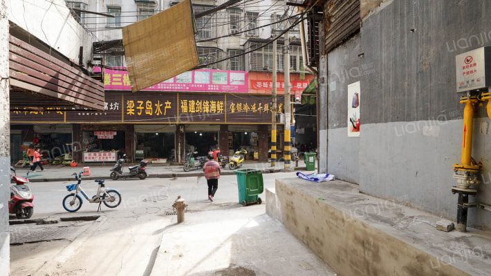 大西门广场西栋外景图