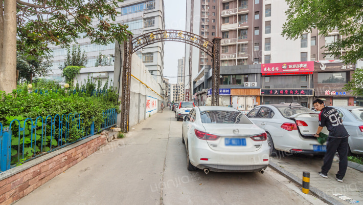 东风中路1252号外景图