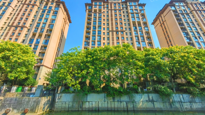 龙湖滟澜山外景图