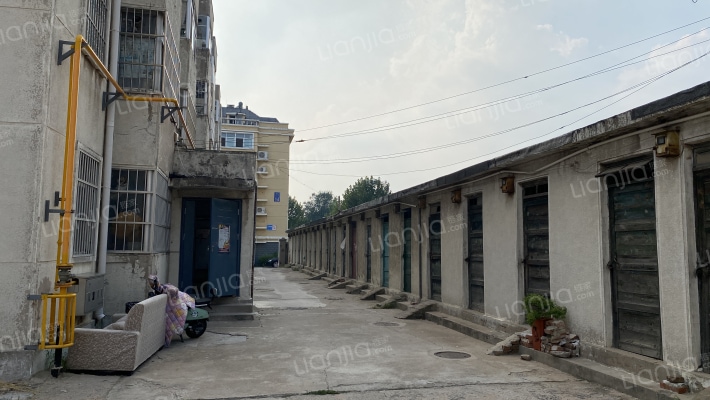 老工商局宿舍外景图