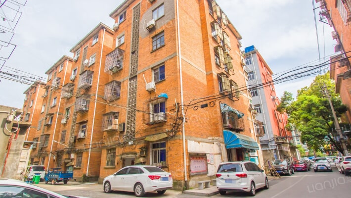 江西省二建公司北京东路住宅区外景图