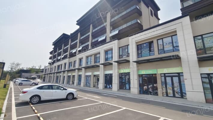 康大江山樾外景图