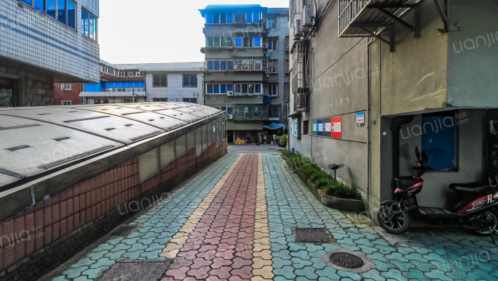 港房小区外景图