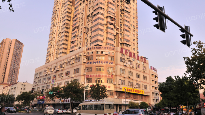 钟阜大厦外景图