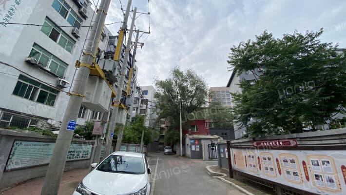 滨河小区外景图