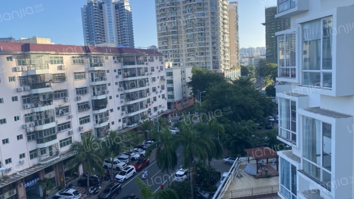 椰林水岸外景图