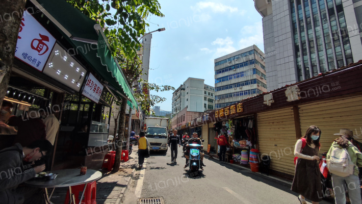 龙昆上村外景图