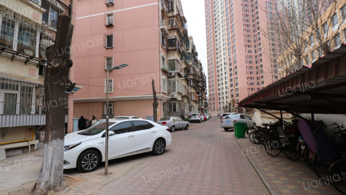 聚安西园外景图