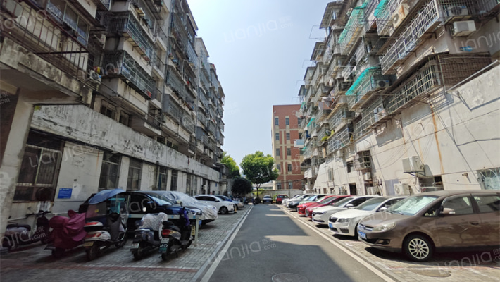 老建司宿舍外景图