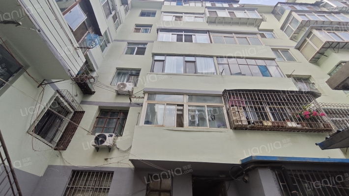 汽修公司家属院外景图