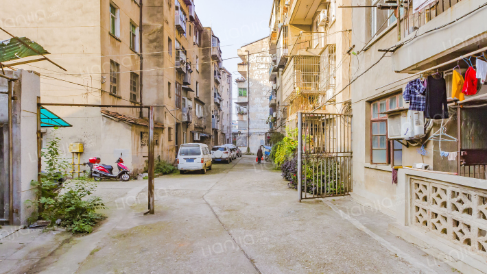 汉阳大街654号外景图