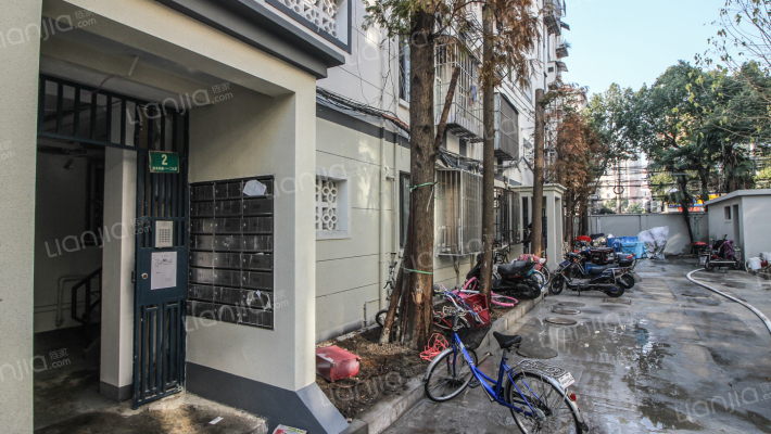 新三小区外景图