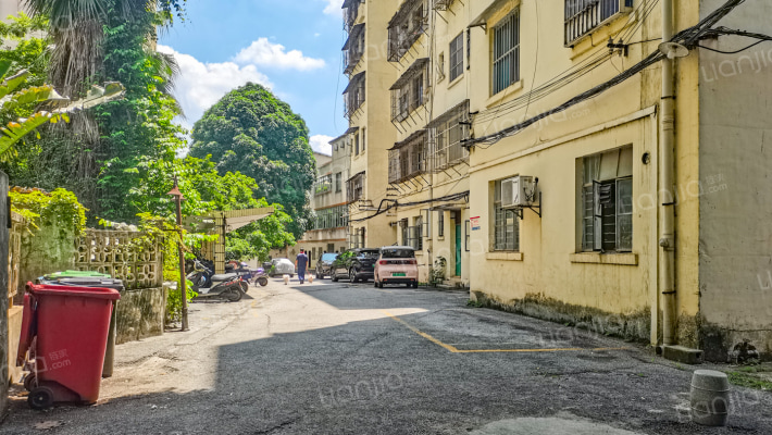 人大机关宿舍外景图