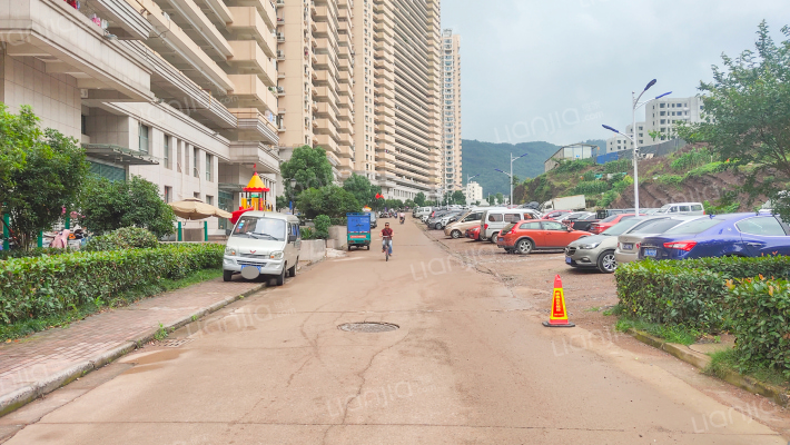 紫荆庄园F区外景图