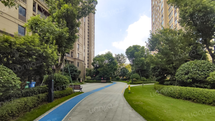 国鸿中央城外景图